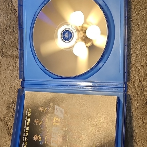 PS4 FIFA 17 - Picture 3 of 3